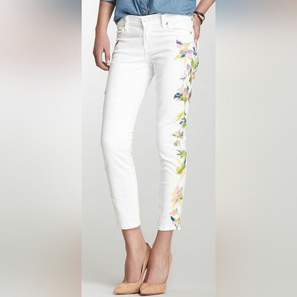 7 For All Mankind Cropped White Floral Embroidered Jeans Size 25